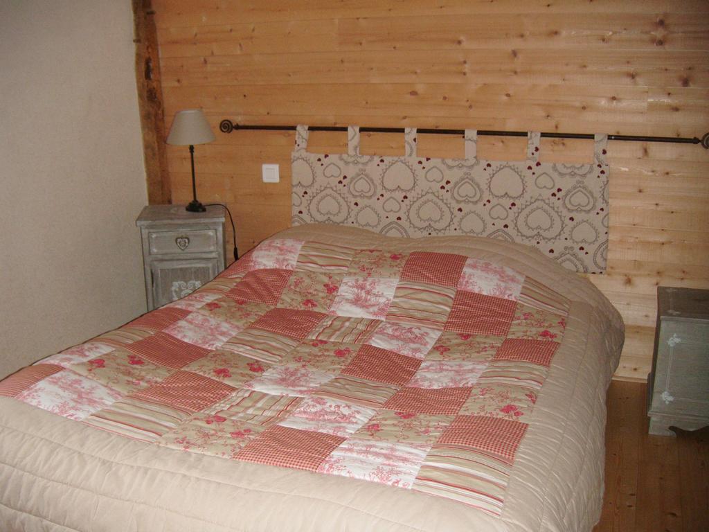 Gite Le Puy Rabasteau Chantonnay Szoba fotó