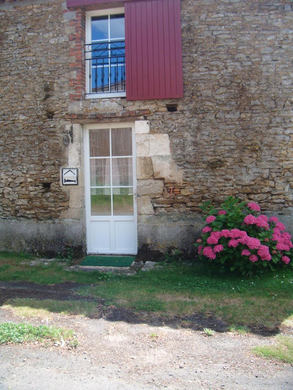 Gite Le Puy Rabasteau Chantonnay Kültér fotó
