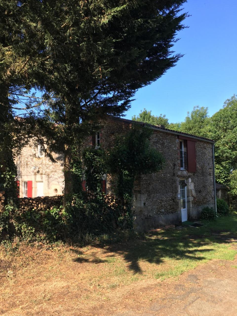 Gite Le Puy Rabasteau Chantonnay Kültér fotó